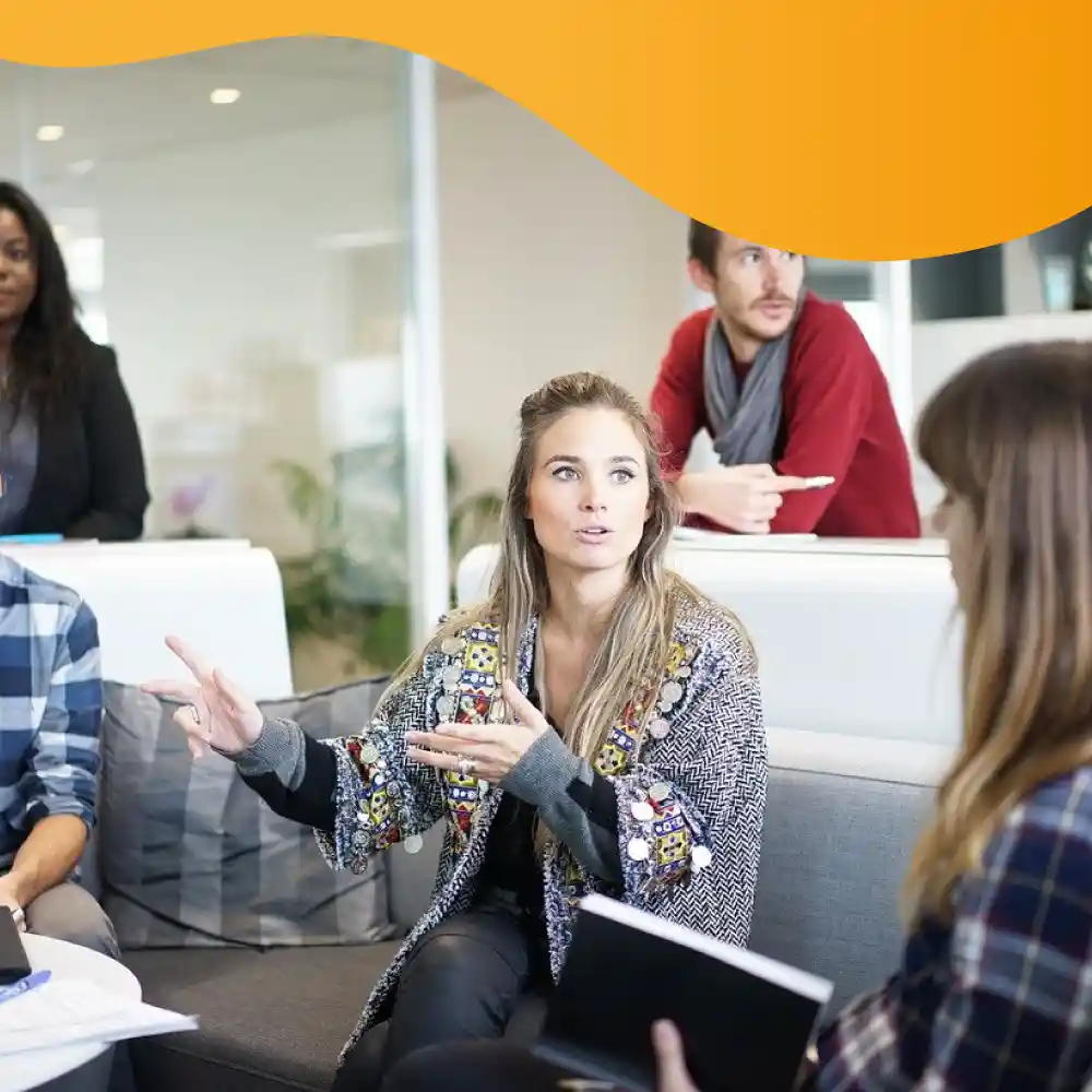 Integração de novos colaboradores através do onboarding, mostrando passos iniciais e melhores práticas.